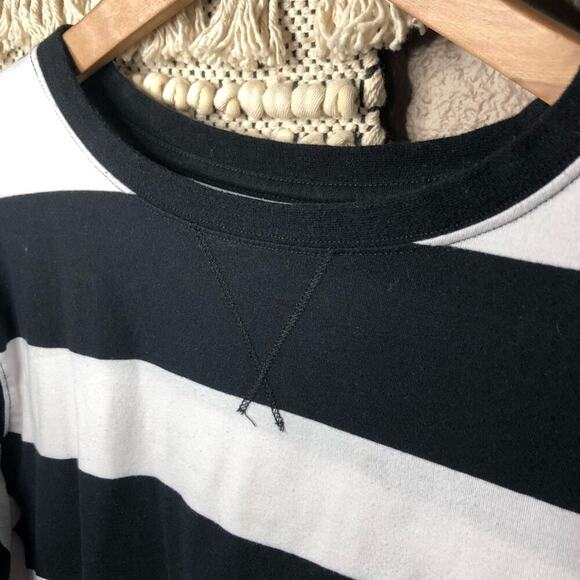 Black Striped Long Sleeve Cropped Top - Picture 3 of 5